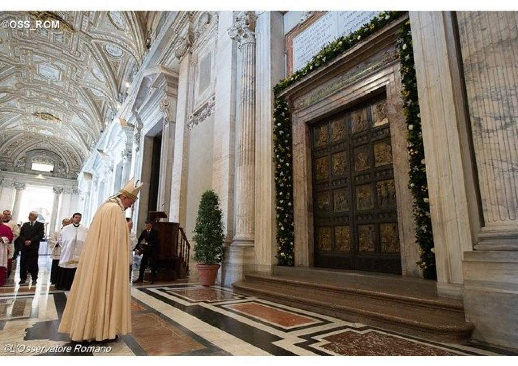 Az irgalmasság szentéve: szertartások Ferenc pápa vezetésével