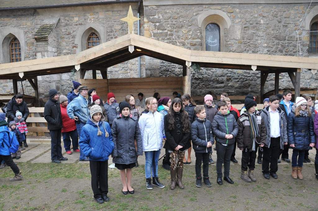 A Piarista iskola karácsonyi műsora volt délelőtt az Élő Betlehem