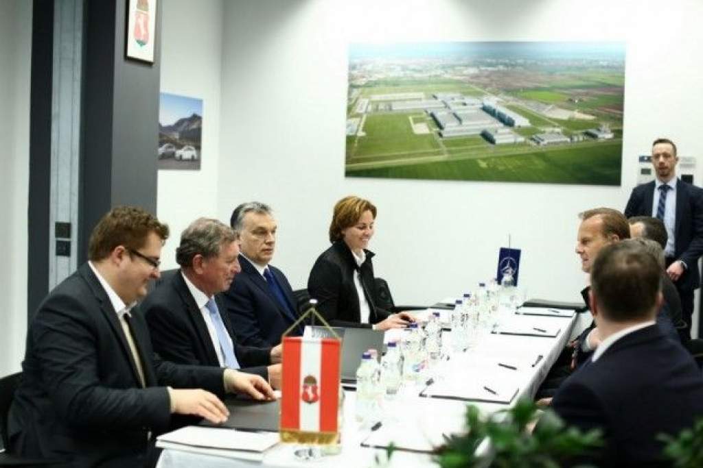 Orbán Viktor találkozott a Mercedes-Benz Gyár új igazgatójával