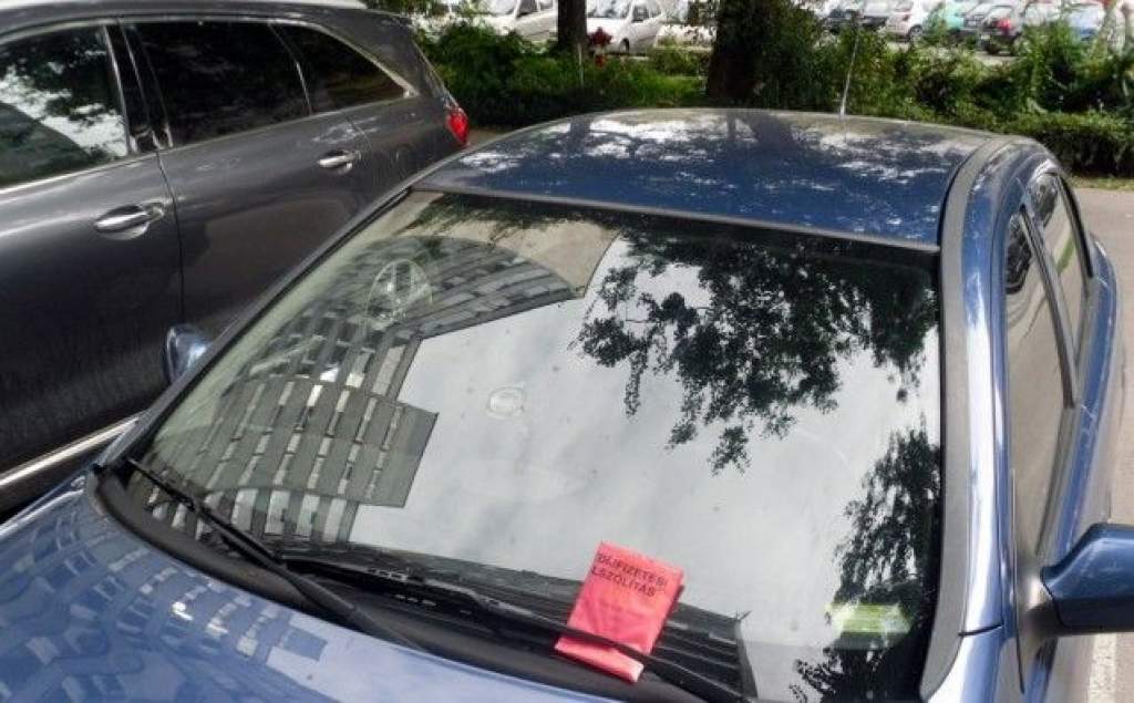 Parkolóbérlet-hamisítást lepleztek le a kecskeméti városrendészek