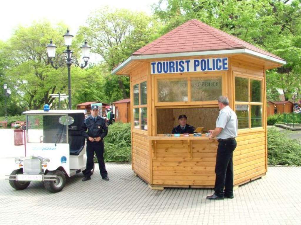 Újra Tourist Police központ a főtéren