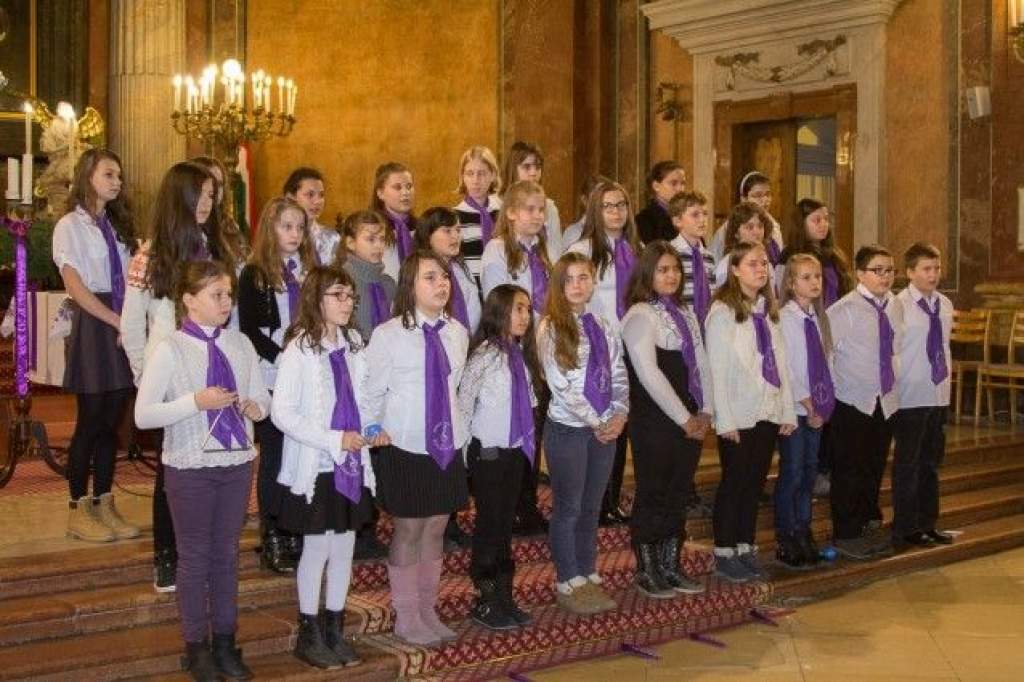 Diákok adtak karácsonyi koncertet a Nagytemplomban