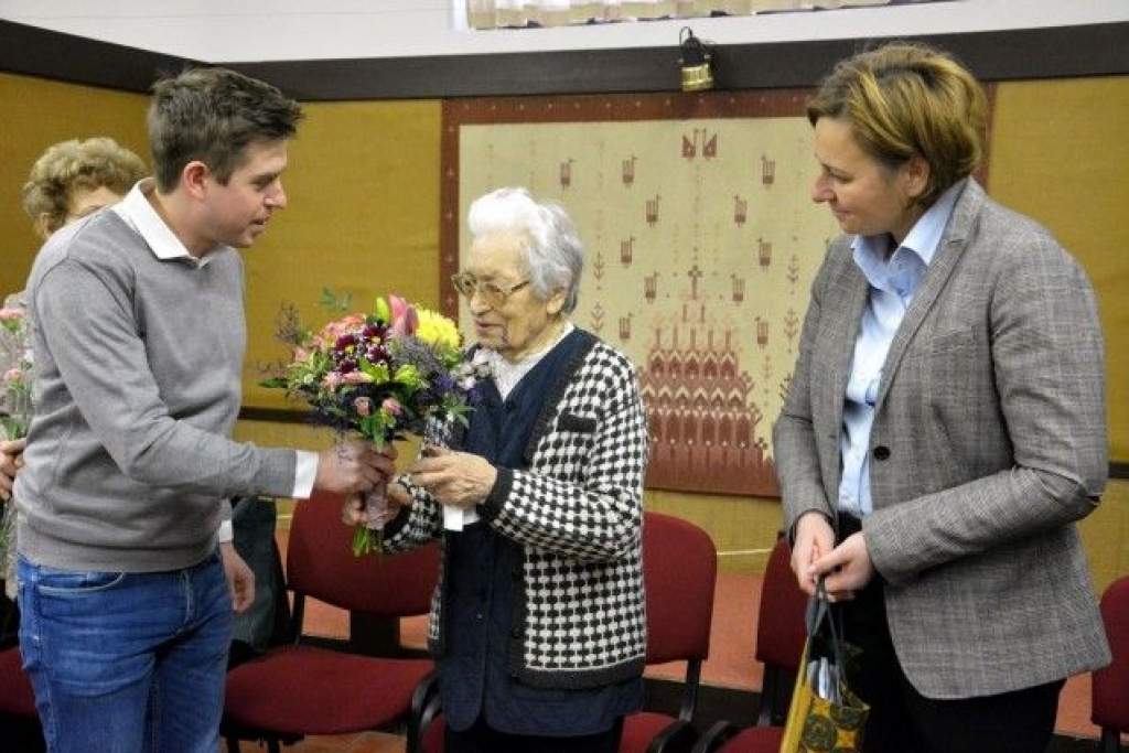 Ilonka nénit köszöntötték 95. születésnapján