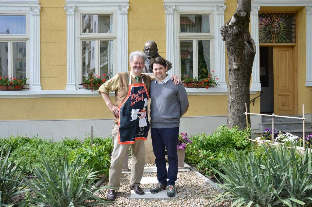 Az LMP-s Falusi Norbert osztott ebédet a Wojtyla Házban