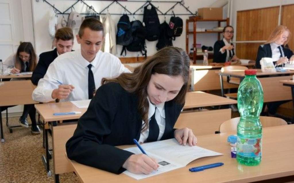 Érettségi - Csaknem 74 ezer diák vizsgázik magyar nyelv és irodalomból