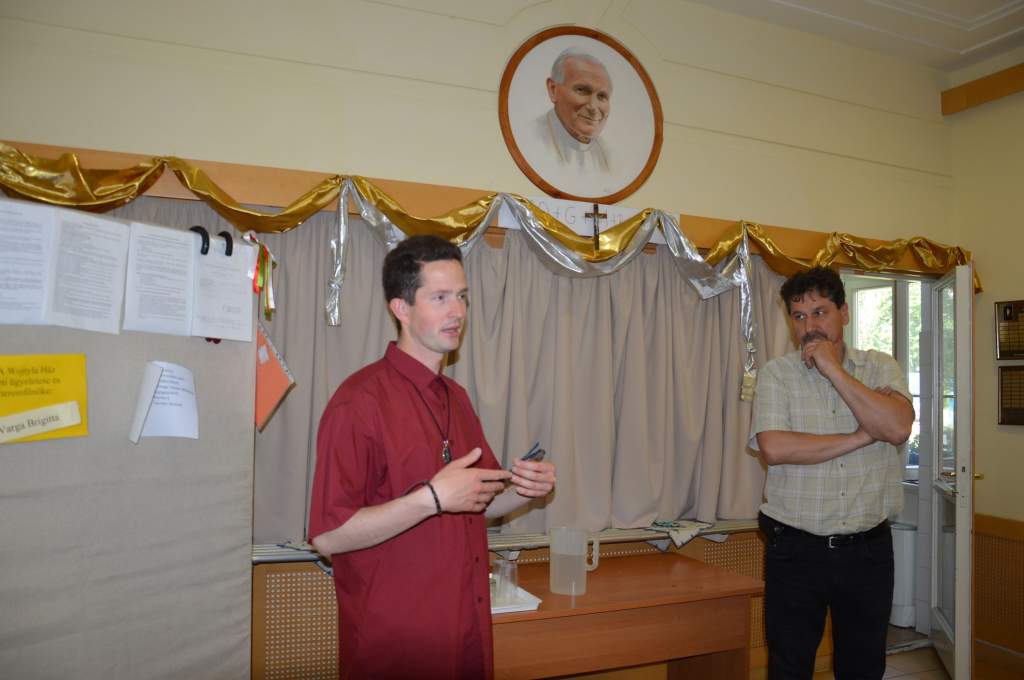 Dr. Jeney Gábor plébános látta vendégül a Wojtyla Ház szegényeit