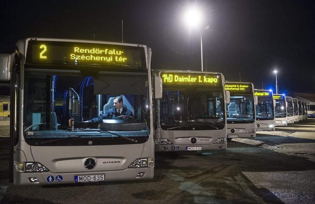 Hétvégi éjszakai buszjárattal kapcsolatos felmérést folytat a Kecskeméti Önkormányzat