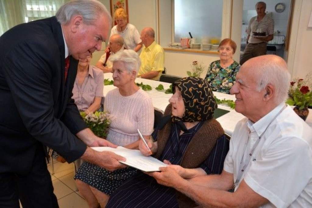 A 95 éves Erzsike nénit köszöntötték a SION Házban