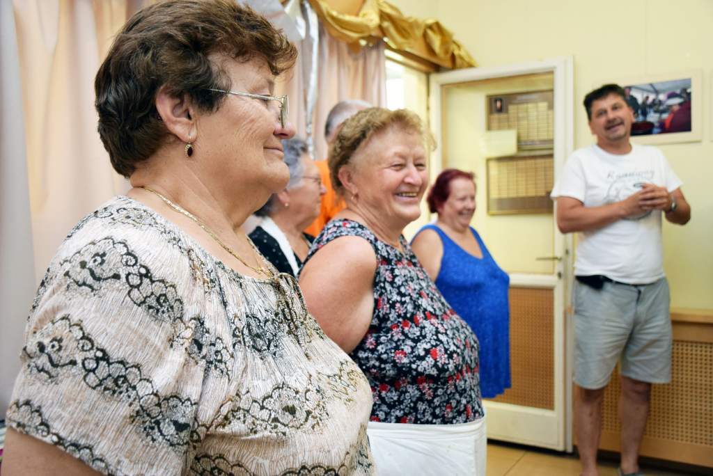 Wojtyla Ház: szeretetebéd a nyárlőrinci nyugdíjasoktól