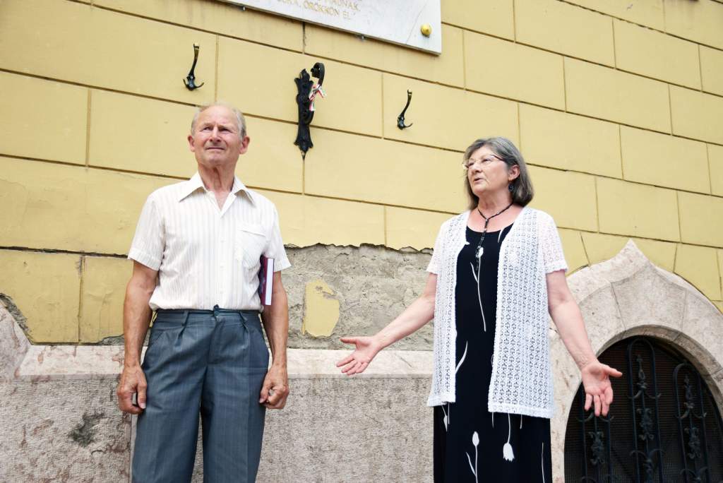 A Wojtyla Ház képviselői is koszorúztak a Petőfi emléktáblánál