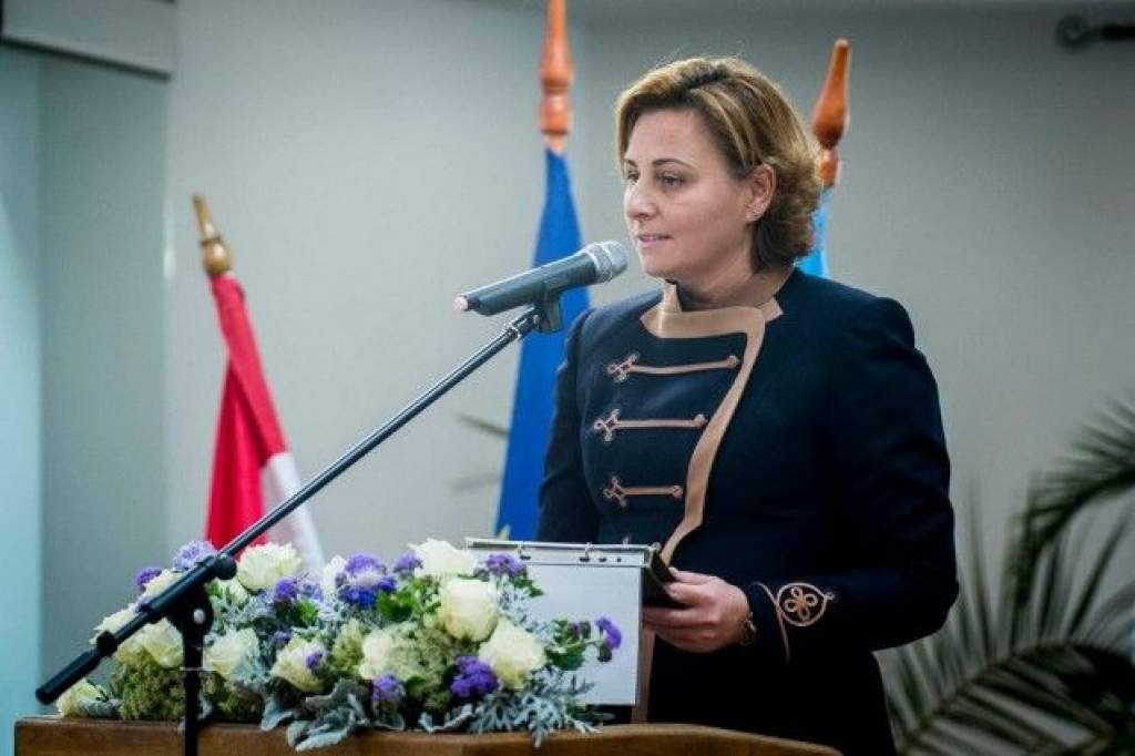 Szemereyné Pataki Klaudia kapta meg „Az Év Polgármestere Bács-Kiskun Megyében Díjat” 2017. október 20. 14:56