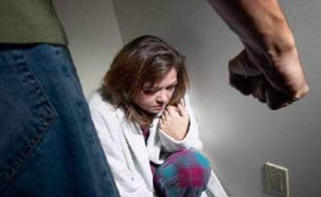 Horror Kecskeméten: ütötte, kínozta a prostitúcióra kényszerített 27 éves nőt