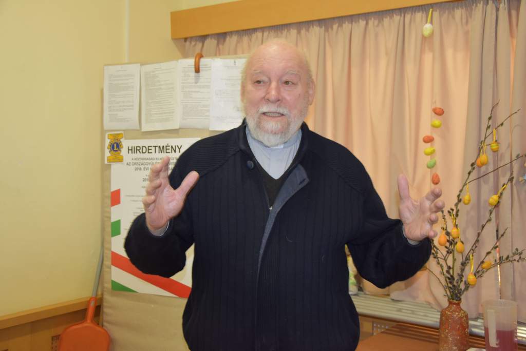 Borsos Tibor és családja támogatta a Wojtyla Ház csütörtöki ebédosztását