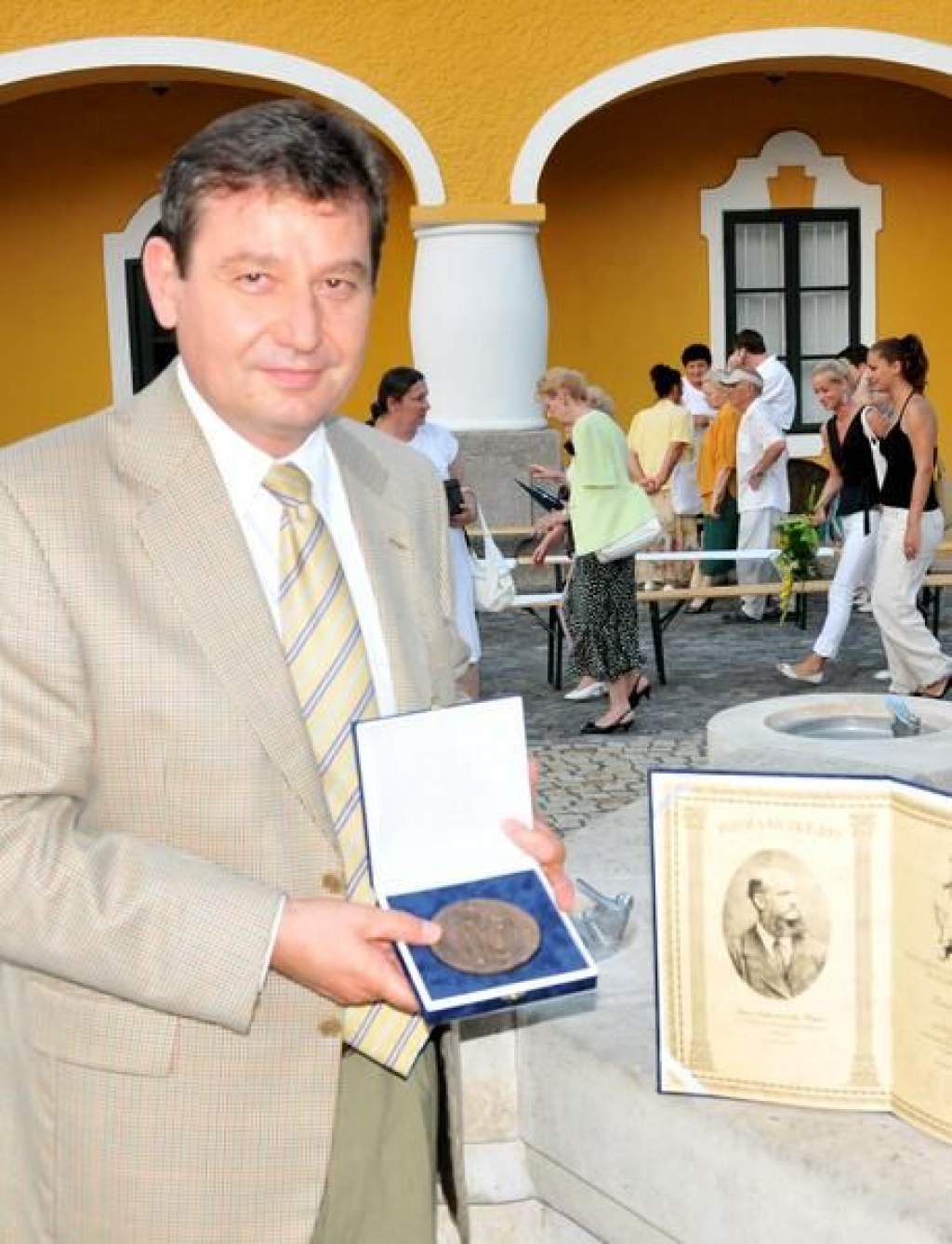 Podmaniczky díjat kapott Király József a kecskeméti városvédők elnöke