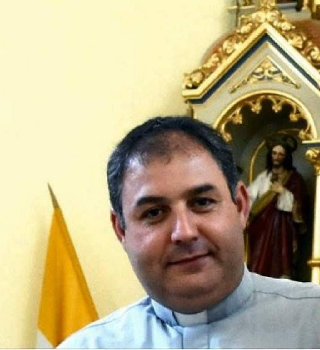 Adakozás miatt feljelentették a csépai papot