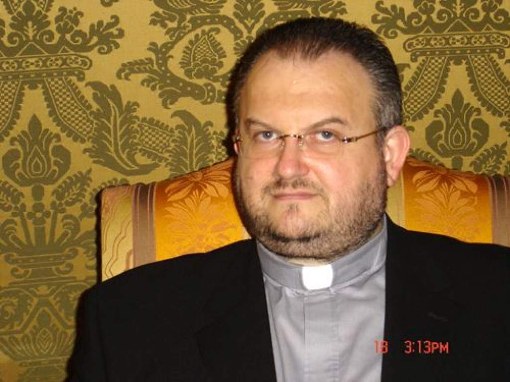 A Charitas Rádió vendége Pintér Gábor, a  párizsi Apostoli Nunciatúra tanácsosa