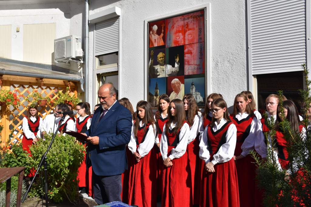 Ewa Filipiak átvette az Assisi Szent Ferenc-emlékdíjat
