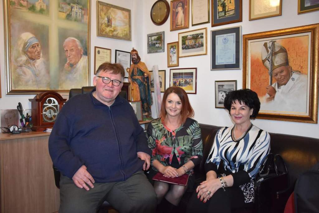Tőzsér Judit és családja étkeztette a Wojtyla-sorsközösséget
