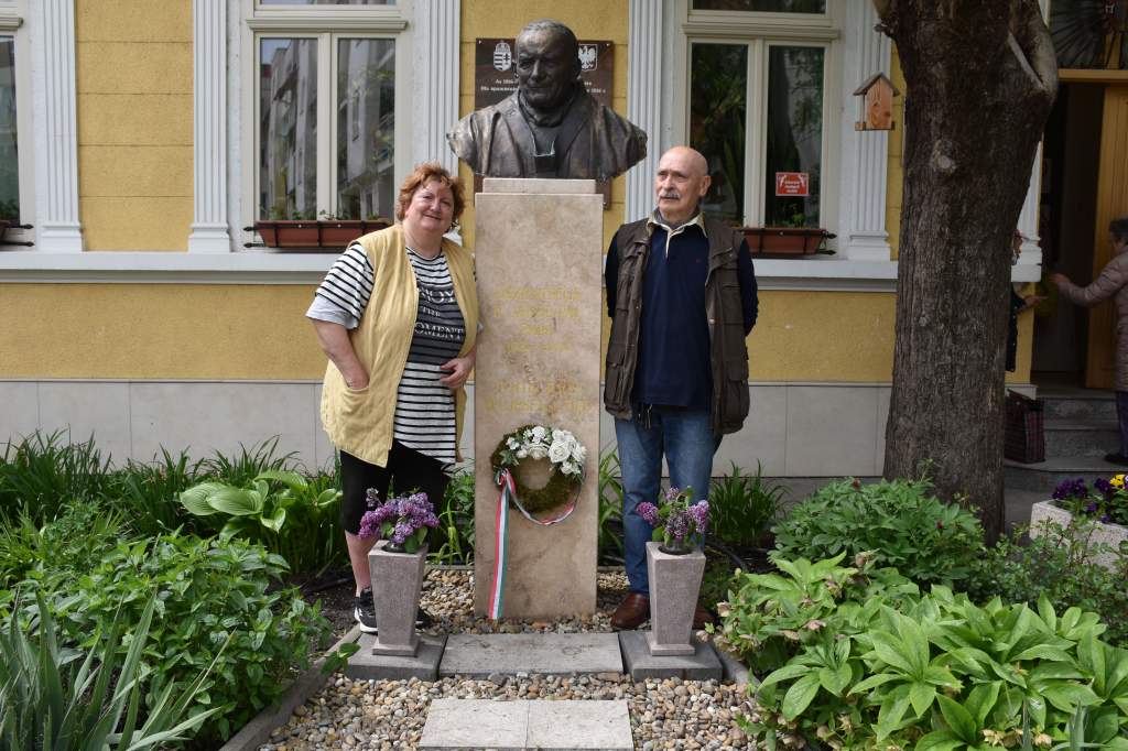 A Vidám Törzsasztal és a német írónő májusban is pártfogolta a szegényeket