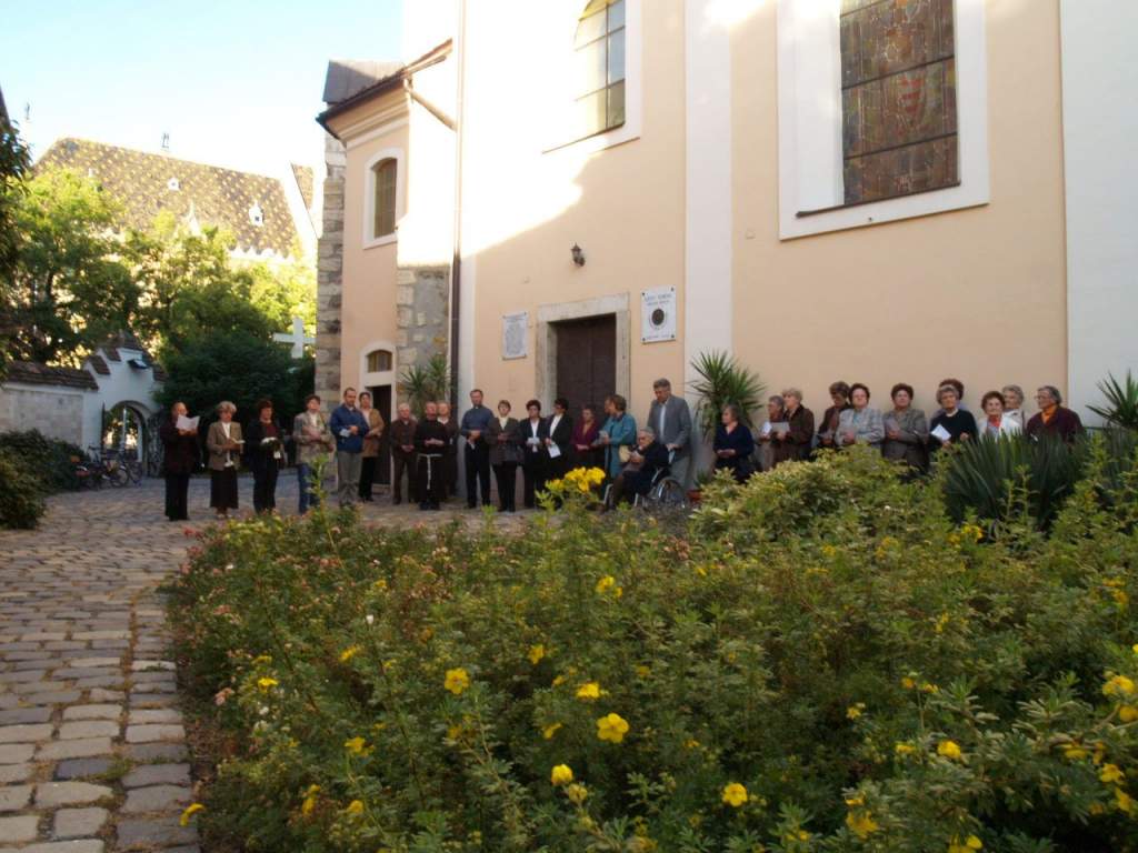 Kiállítás nyílt Assisi Szent Ferenc Regulájának 800. évfordulójára 