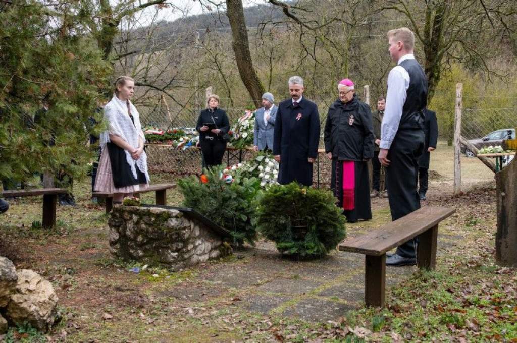 Kápolnapuszta tragédiája fájdalmas emlék – Megemlékezés és imádság az áldozatokért 