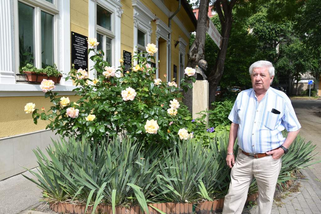 Frankó János izsáki vállalkozó gondoskodott a Wojtyla Ház elesettjeiről