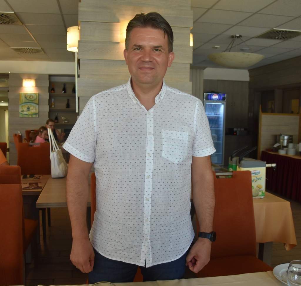 Tálcán a törődés – A Slonszki család újra a Wojtyla Ház nélkülözői mellé állt