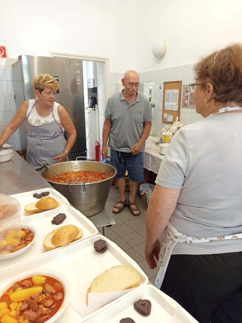 Túri István jószívűsége újra asztalhoz ültette Kecskemét szegényeit