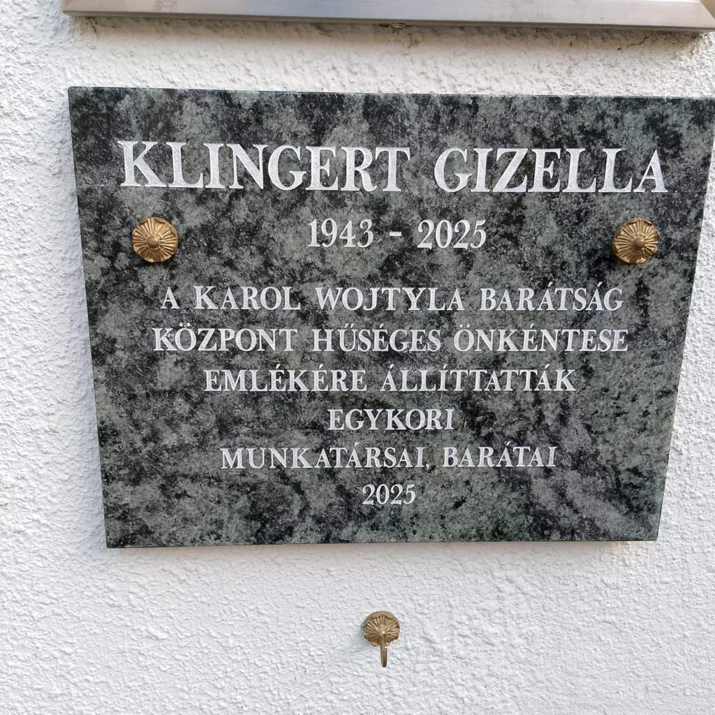 Márványtábla hirdeti a hűséges önkéntes emlékét Márványtábla hirdeti a hűséges önkéntes emlékét