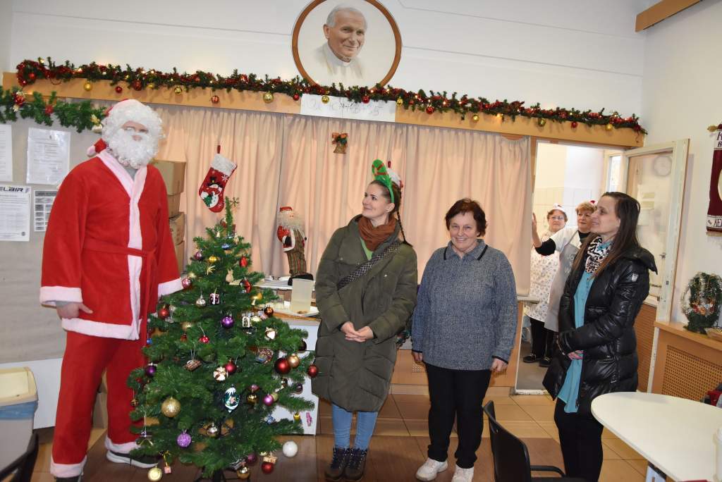 Idén is ajándékokat osztott a Gong Mikulása