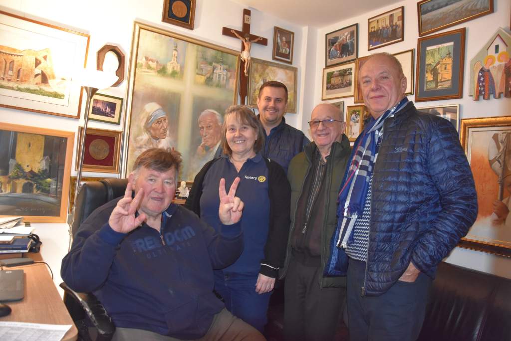 Adni jó – a kecskeméti rotaristák szolgáltak ebéddel Adni jó – a kecskeméti rotaristák szolgáltak ebéddel