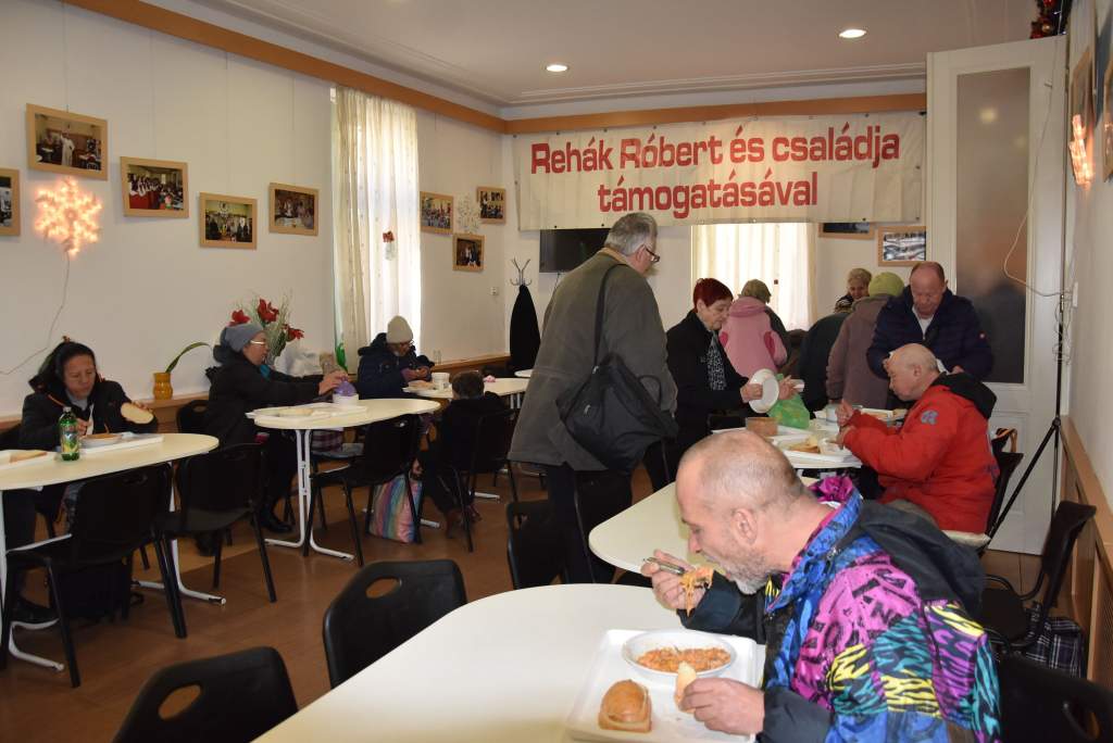 A szeretet fűszere, a hűség záloga: Rehák Róbert és családja nemes gesztusa – immáron másodszor 