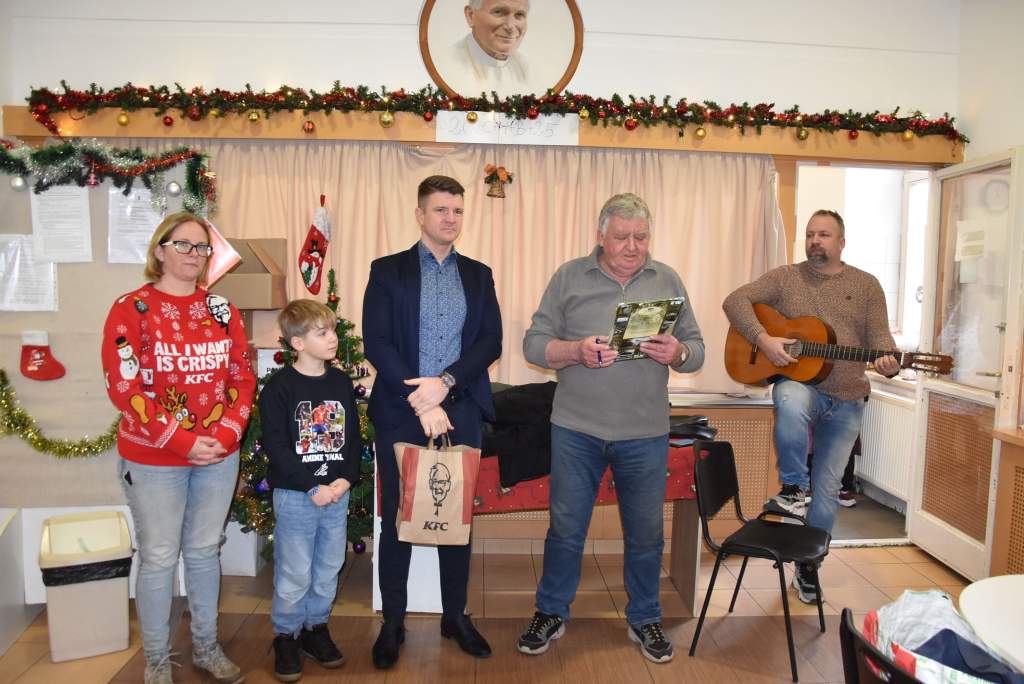 A pünkösdiek és a KFC szeretetebédjét ízlelték Szilveszterkor a város rászorultjai