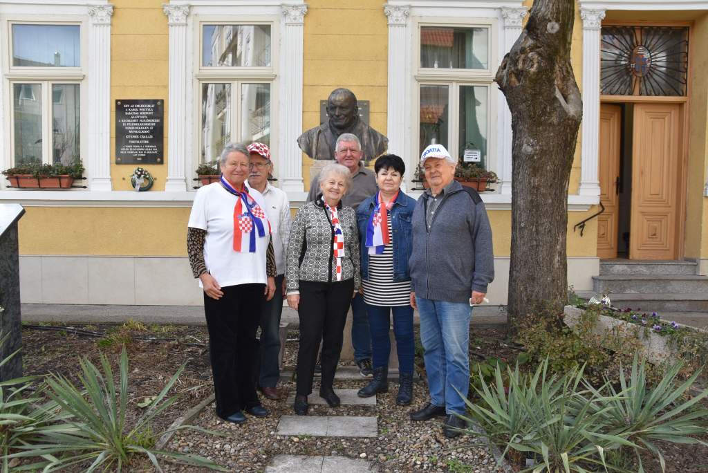 A horvát nemzetiségi önkormányzat étkeztette a Wojtyla Ház szegényeit