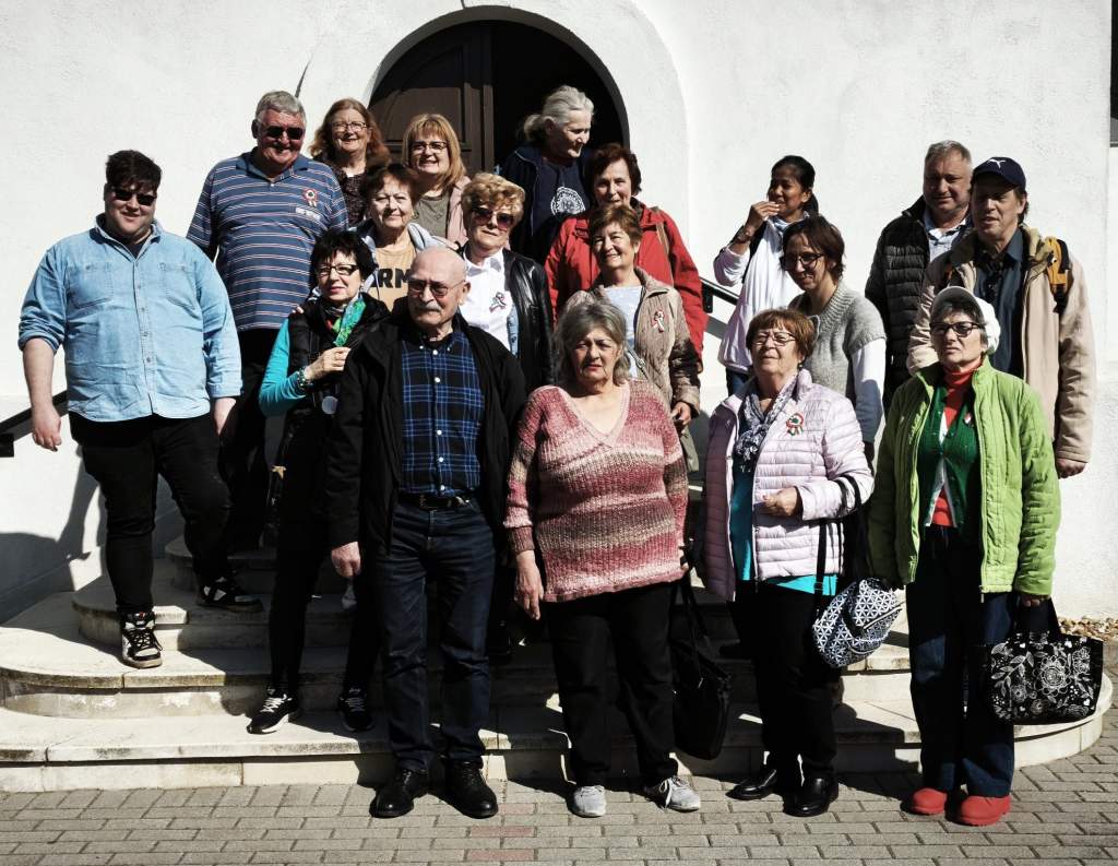 Téglába ágyazott szövetség: Tiszaszentimrére látogattak a wojtylások 