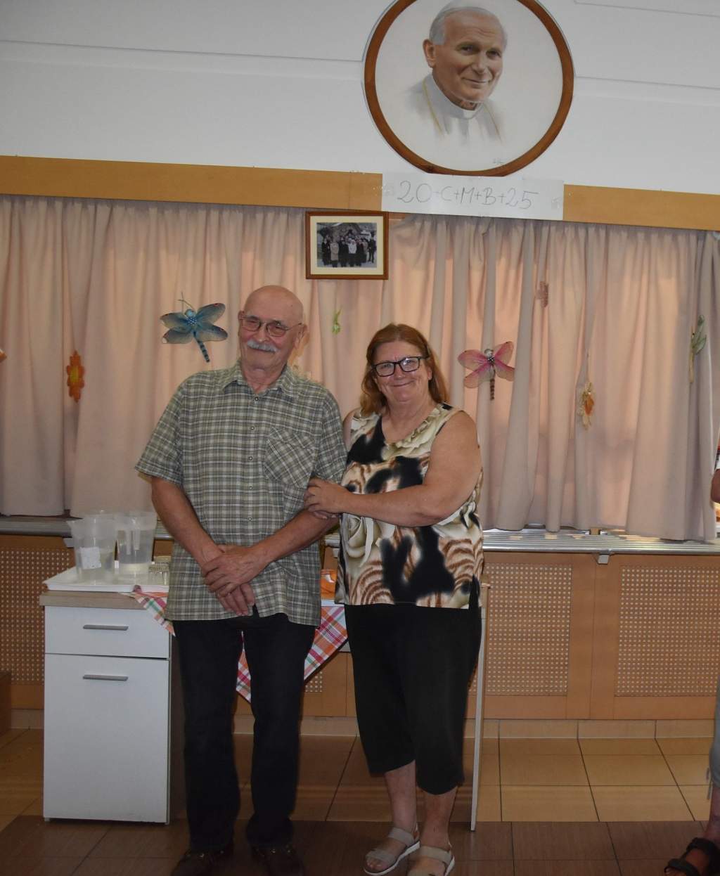 Cornelia és Lajos áprilisban is jótékonykodott