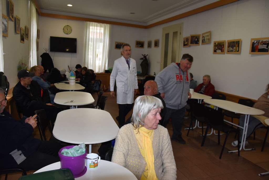 Dr. Óváry Csaba főigazgató osztott ebédet