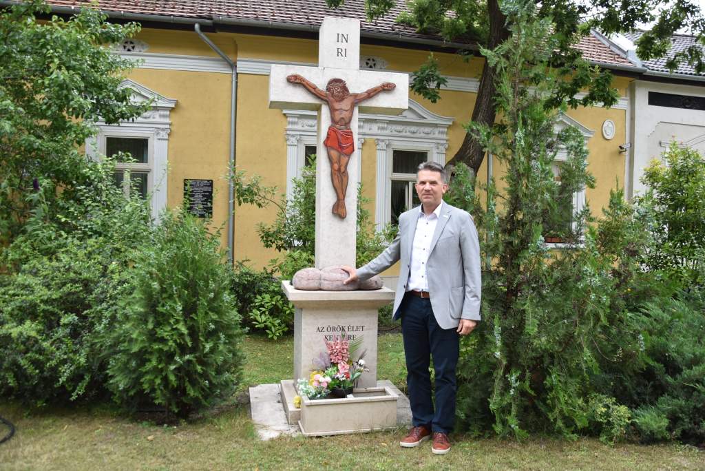Tálcán kínált emberség – A Slonszki család hűséges támogatása aranyozta be a nélkülözők napját
