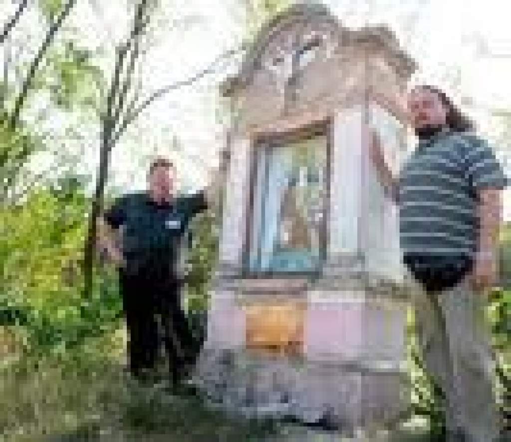 Megszépül a Szent Mihály-, megépül a "lourdesi Szűz Mária" emlékhely Ladánybenén