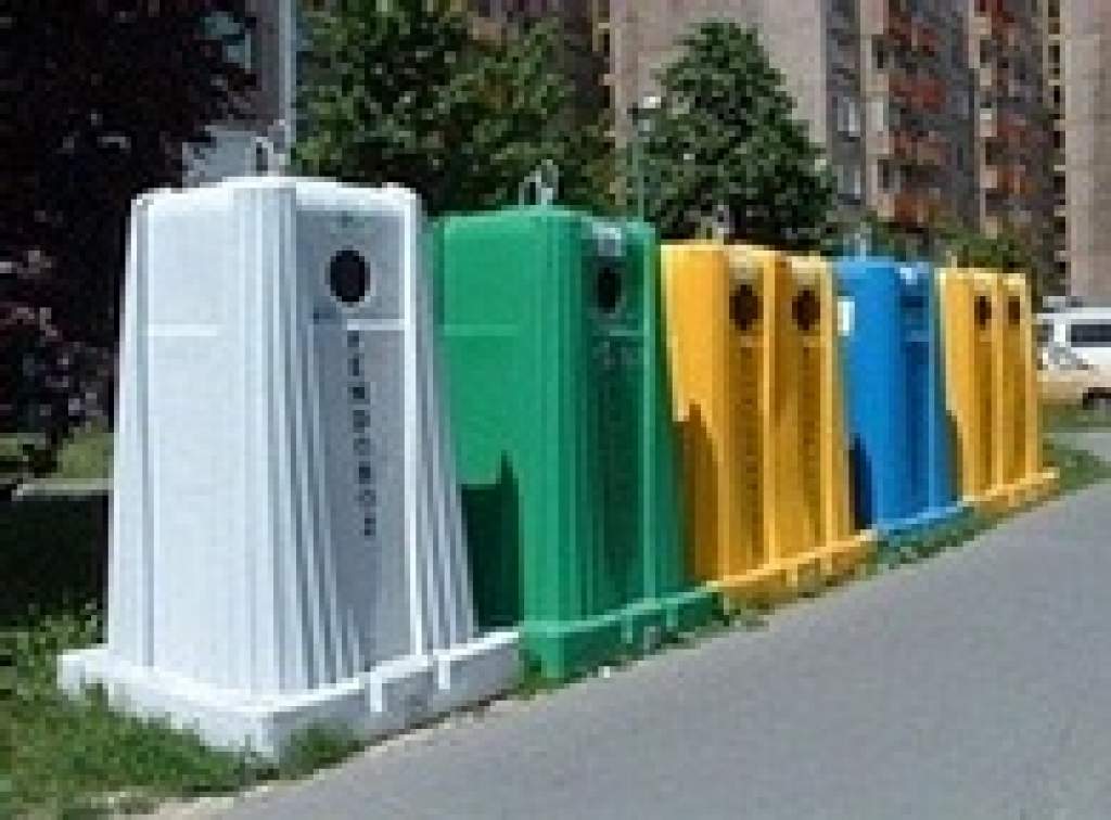 Szelektív hulladékgyűjtési megoldás panelházakban
