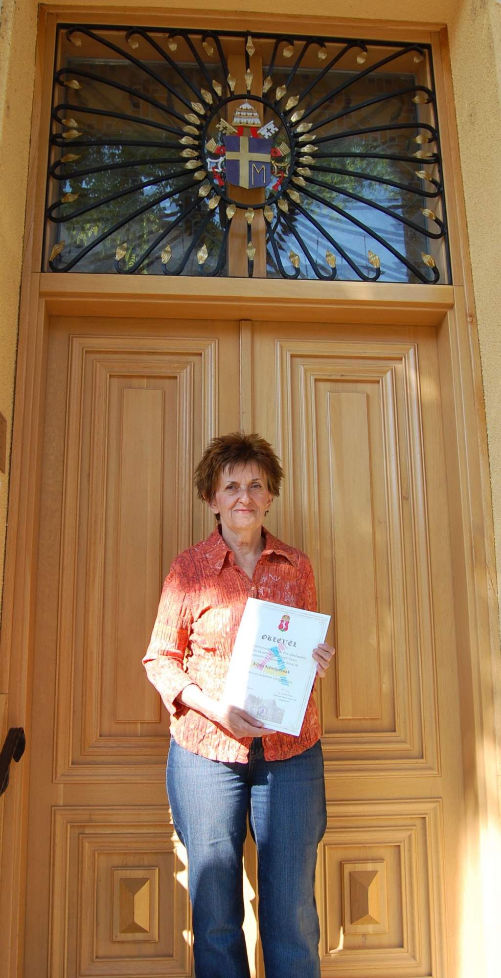 Kitüntetést kapott a Wojtyla Ház önkéntese Kecskemét polgármesterétől