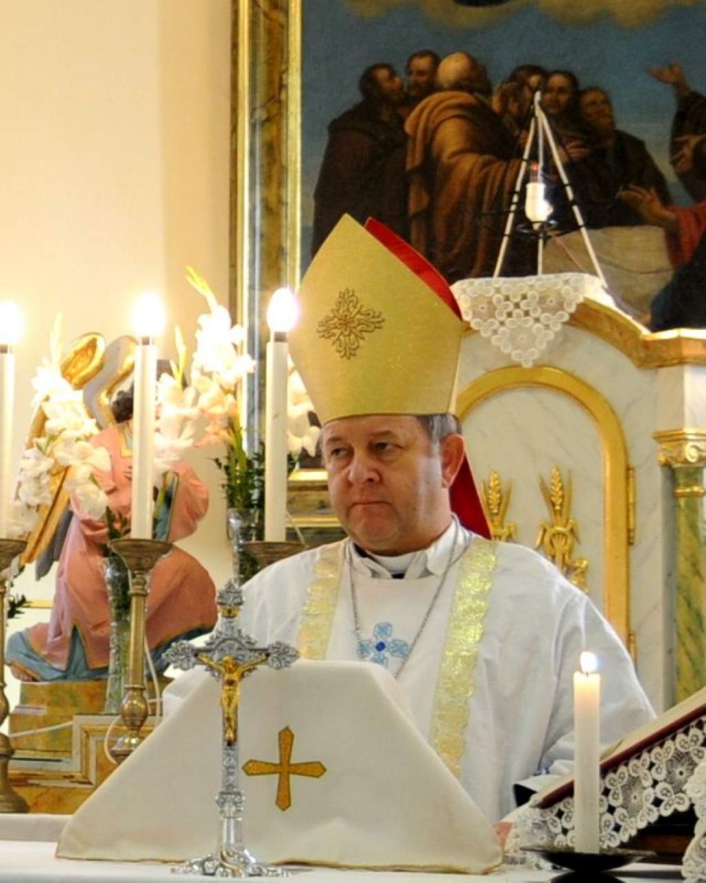Kismányok hívő népe lelkesen fogadta Kalocsa első papját 