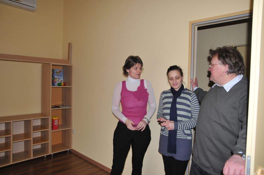 "Jobb adni, mint kapni" - adományokat gyűjtött a Teknősvár Magánóvoda gyerekei a Wojtyla Háznak