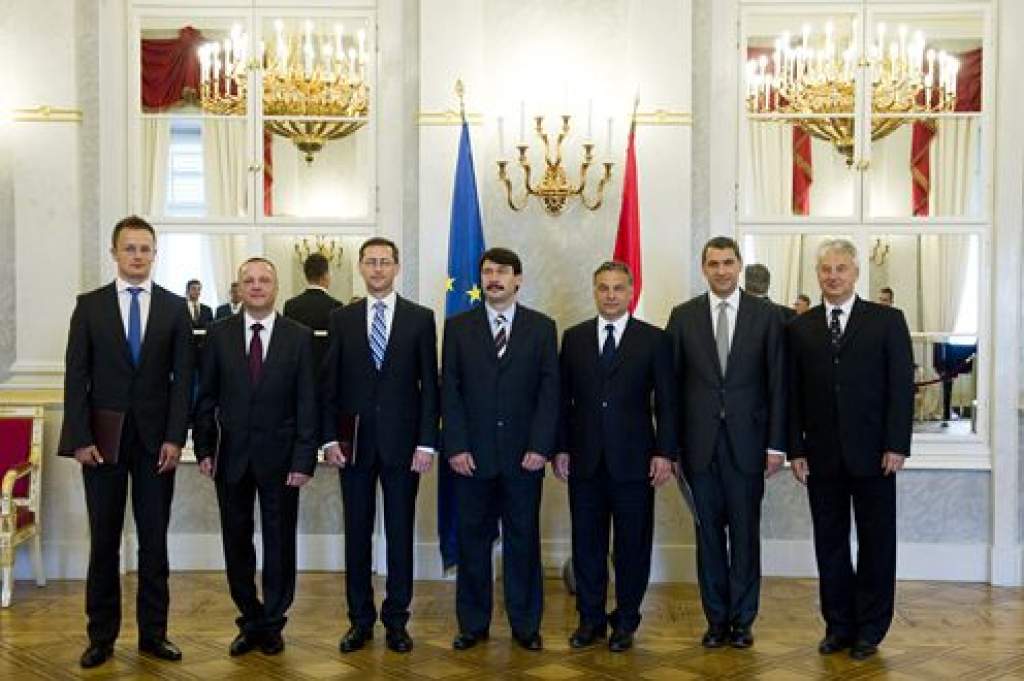 Miniszteri, államtitkári kinevezések a Sándor-palotában
