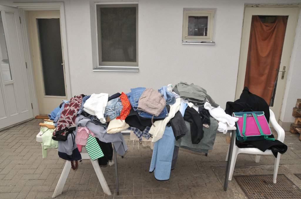 ITT A FAGY JÓL JÖN A MELEG ÖLTÖZET: ruhaosztás a Wojtyla Házban 