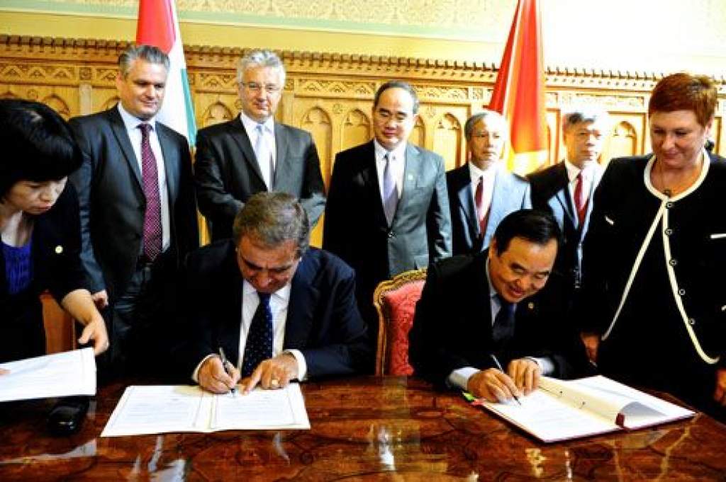 Vietnami-magyar ösztöndíjprogramról szóló megállapodást írtak alá