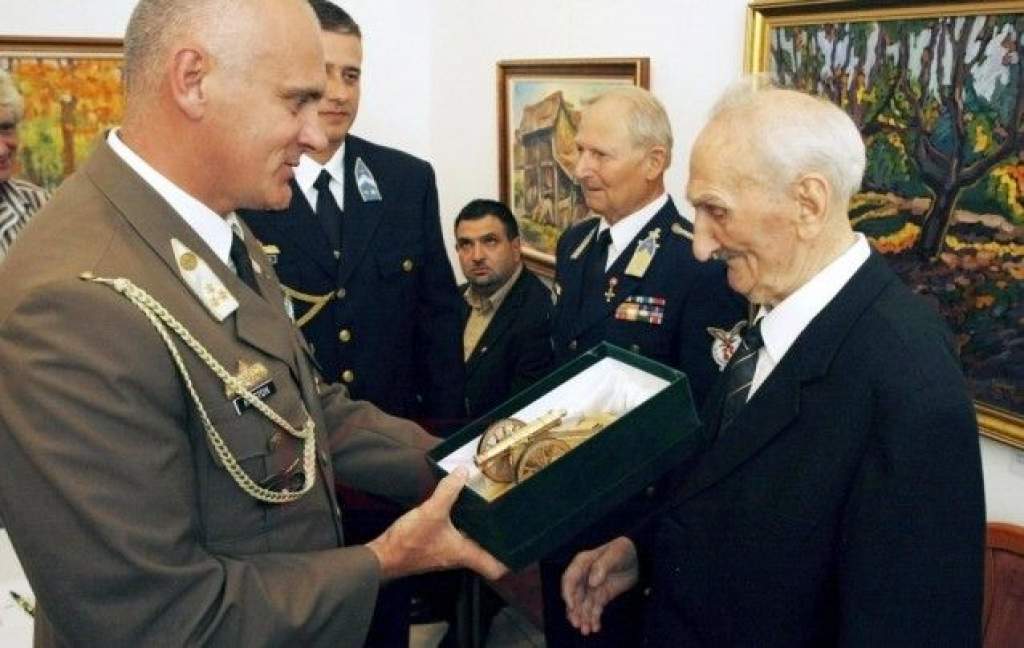 100 éves doni veteránt köszöntöttek Kecskeméten