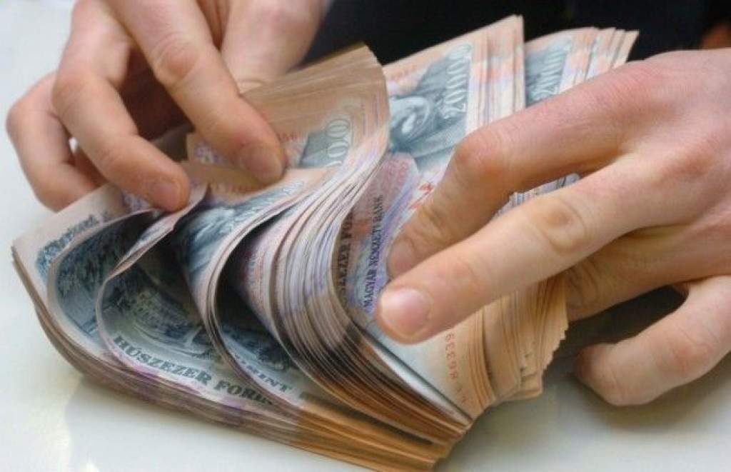 A minimálbér 105 ezer forint lesz 2015-ben