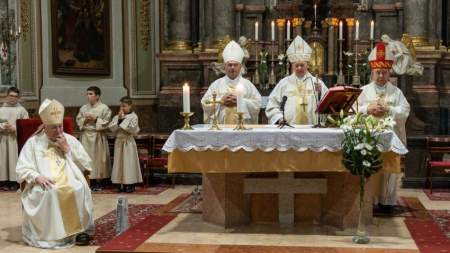 Gyémánt- és aranymisét, püspökszentelési évfordulókat ünnepeltek Szekszárdon
