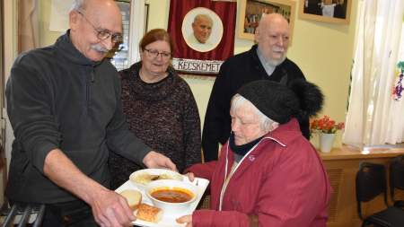 Cornelia és a Vidám Törzsasztal februárban is pártfogolta a wojtylásokat